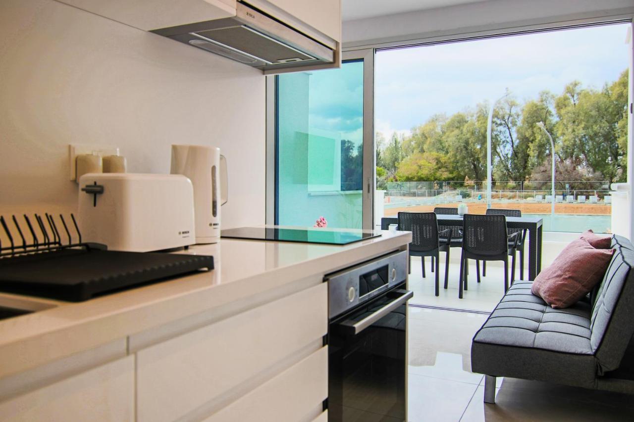 Апартаменты Phaedrus Living - Seaside Luxury Flat Harbour 105 Пафос Экстерьер фото